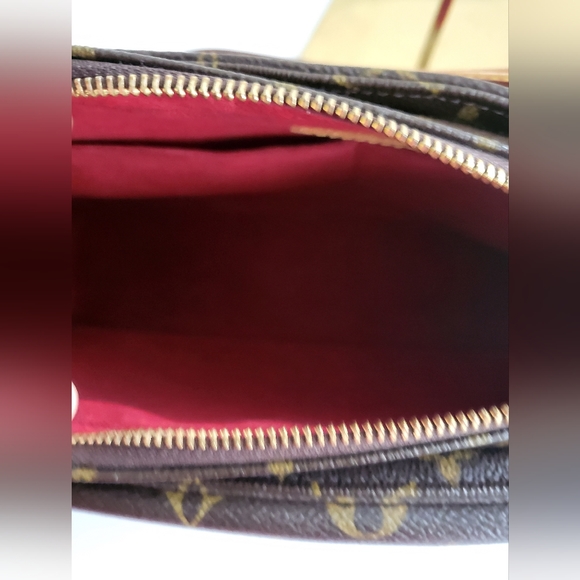 Louis Vuitton Viva Cite MM Shoulder Bag - Picture 12 of 17